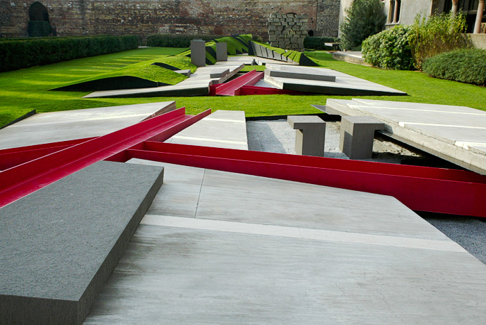 Eisenman installation at Castelvecchio